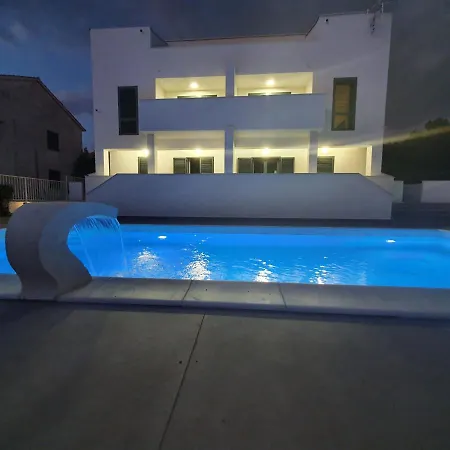 Villa Aquamarine Apartments Novalja Exterior photo