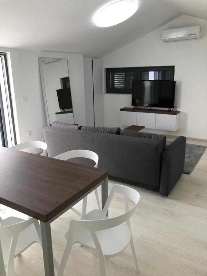 Aquamarine Apartment *