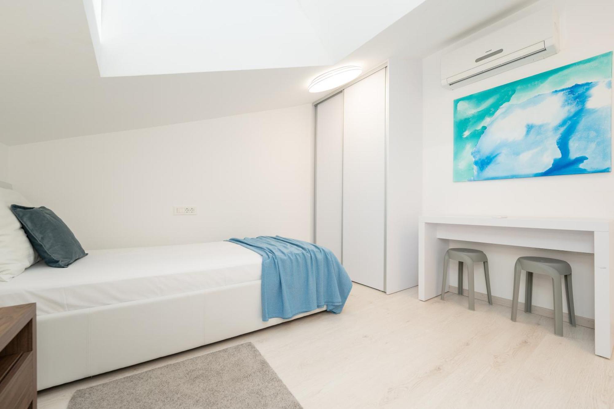 Aquamarine Apartment